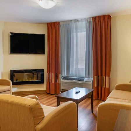 Quality Inn & Suites Winkler Ngoại thất bức ảnh