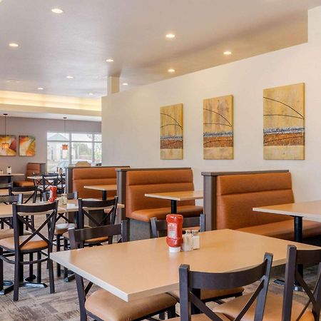 Quality Inn & Suites Winkler Ngoại thất bức ảnh