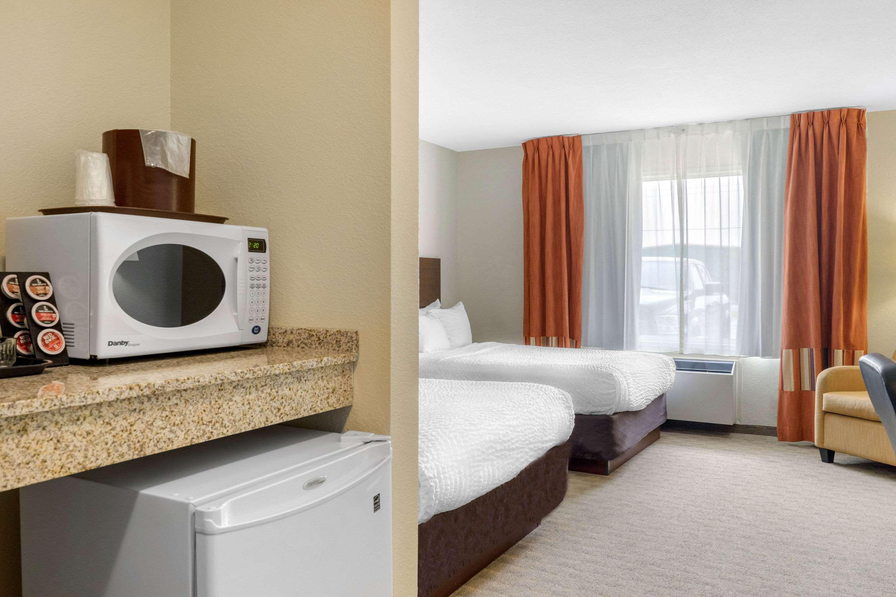 Quality Inn & Suites Winkler Ngoại thất bức ảnh