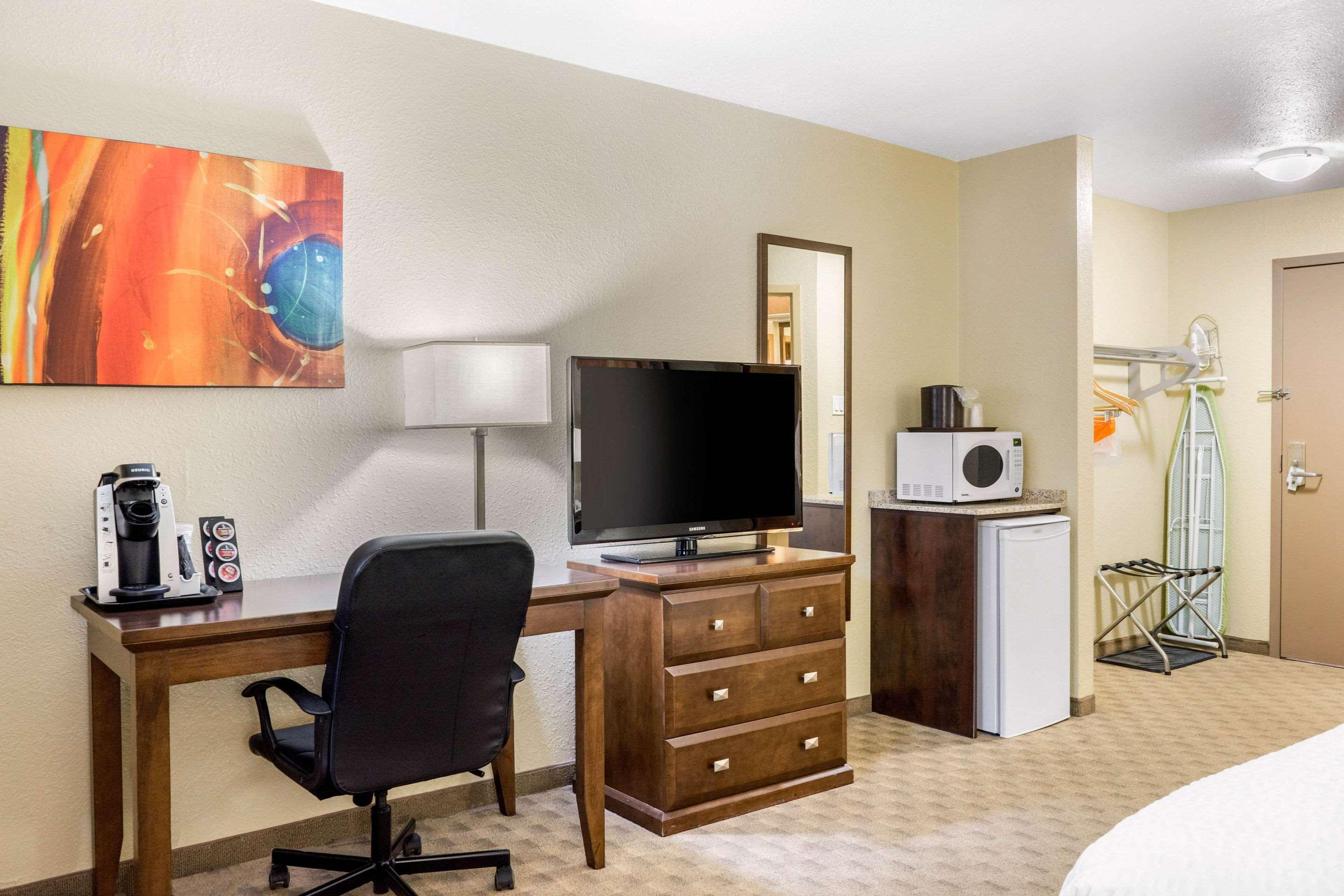 Quality Inn & Suites Winkler Ngoại thất bức ảnh