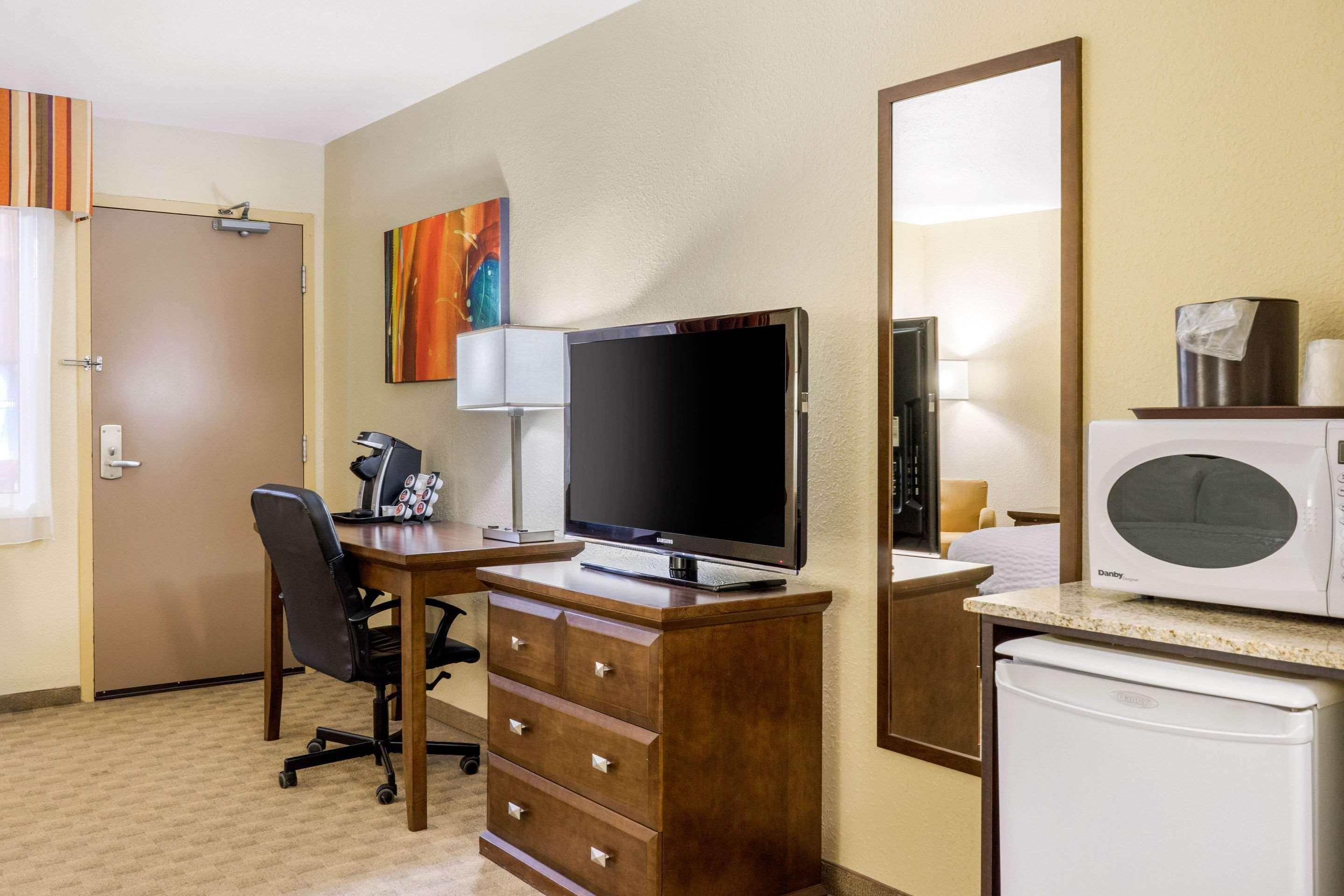 Quality Inn & Suites Winkler Ngoại thất bức ảnh