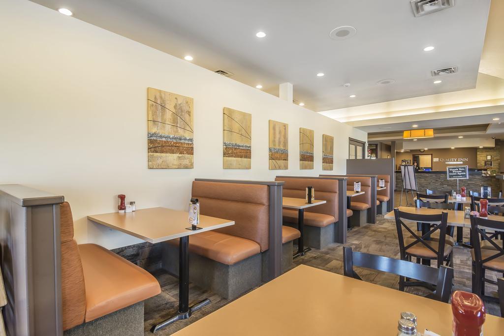 Quality Inn & Suites Winkler Ngoại thất bức ảnh